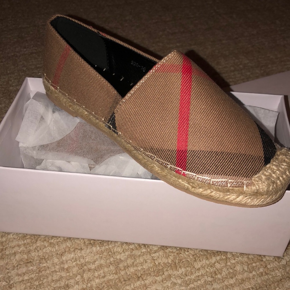Cute Burberry style slides